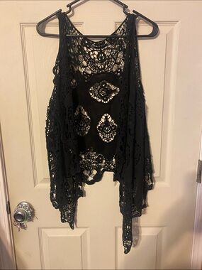 Black Crochet Accent Vest - Unbranded